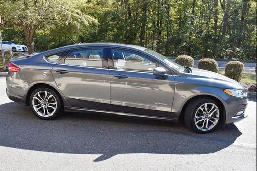 2017 Ford Fusion Hybrid SE