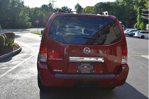 2005 Nissan Pathfinder XE