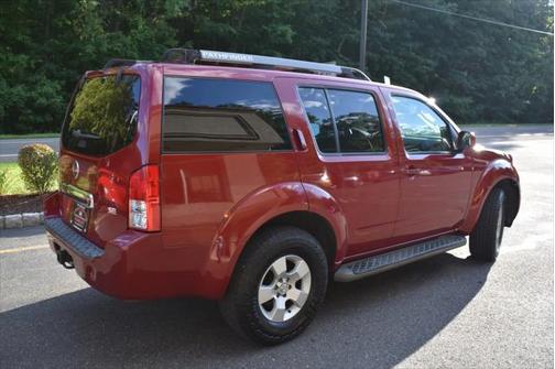 2005 Nissan Pathfinder XE