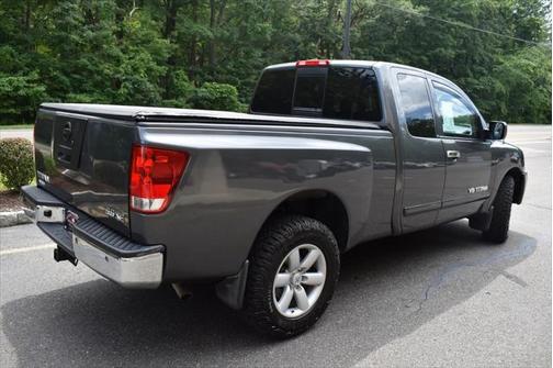 2011 Nissan Titan SV