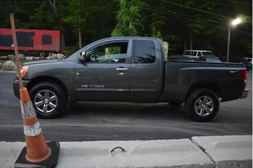 2011 Nissan Titan SV