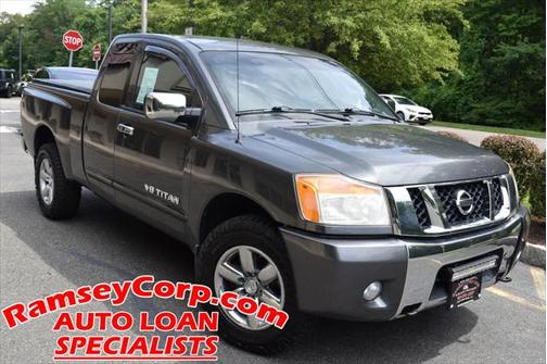 2011 Nissan Titan SV