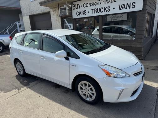 2013 Toyota Prius v Three