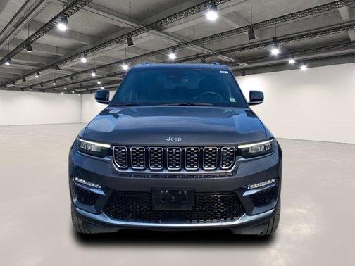 2022 Jeep Grand Cherokee Summit