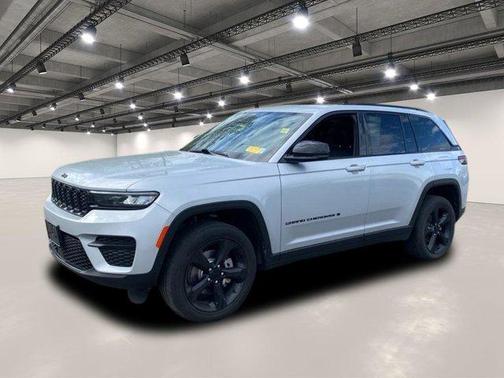 2022 Jeep Grand Cherokee Altitude