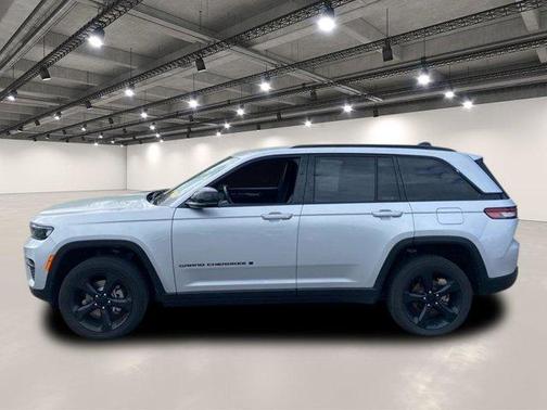2022 Jeep Grand Cherokee Altitude