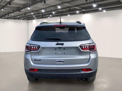 Billet Silver Metallic Clearcoat 2022 Jeep Compass Altitude