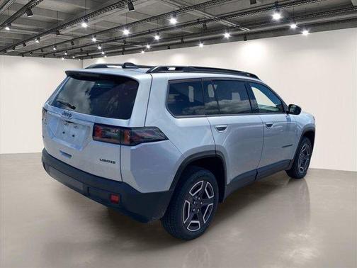 Silver Zynith Clearcoat 2026 Jeep Cherokee LAREDO/LIMITED