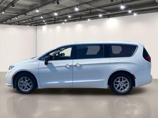 Bright White Clearcoat 2024 Chrysler Pacifica Touring-L