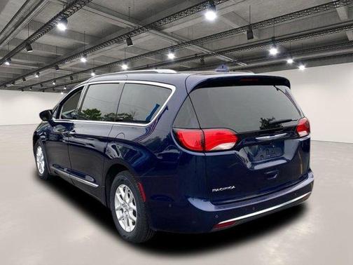 2020 Chrysler Pacifica Touring-L