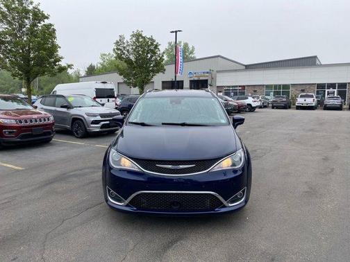 2020 Chrysler Pacifica Touring-L