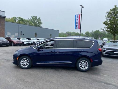 2020 Chrysler Pacifica Touring-L