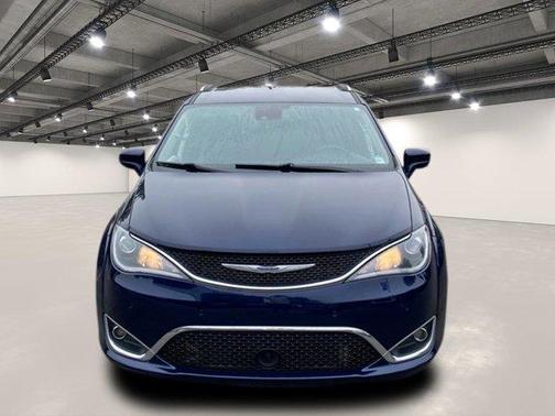 2020 Chrysler Pacifica Touring-L