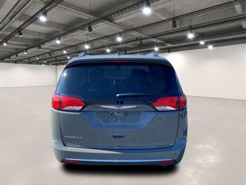 2020 Chrysler Pacifica Touring-L