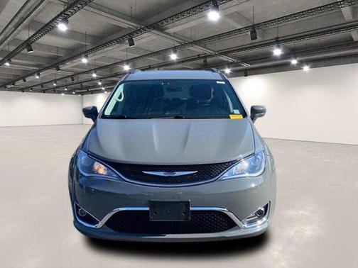2020 Chrysler Pacifica Touring-L