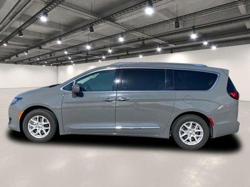 2020 Chrysler Pacifica Touring-L