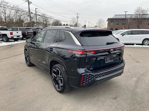 2025 Volkswagen Tiguan 2.0T SEL R-Line