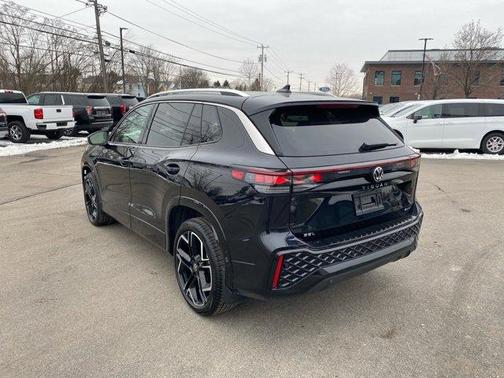 2025 Volkswagen Tiguan 2.0T SEL R-Line