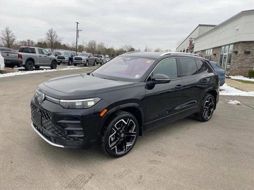 2025 Volkswagen Tiguan 2.0T SEL R-Line