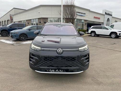 2025 Volkswagen Tiguan 2.0T SEL R-Line
