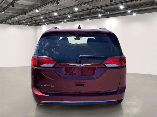 Velvet Red Pearlcoat 2017 Chrysler Pacifica Touring-L Plus
