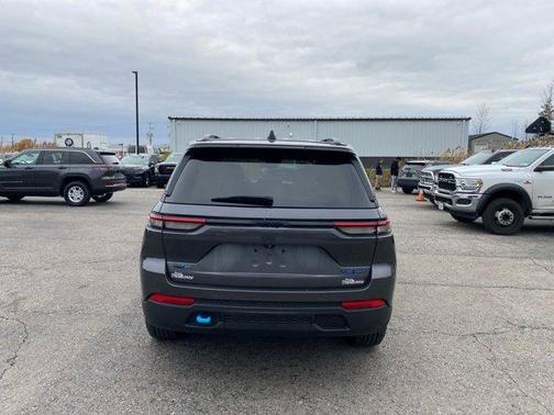 2022 Jeep Grand Cherokee 4xe Trailhawk