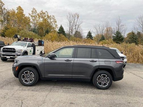 2022 Jeep Grand Cherokee 4xe Trailhawk