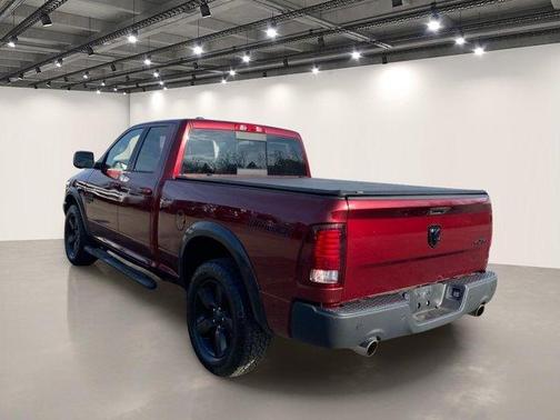 Delmonico Red Pearlcoat 2019 RAM 1500 Classic Warlock