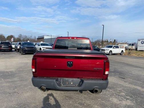 Delmonico Red Pearlcoat 2019 RAM 1500 Classic Warlock