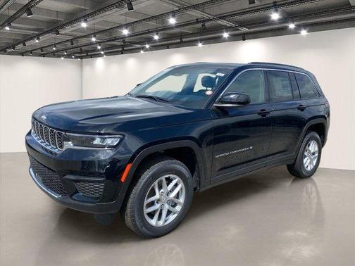 Diamond Black 2026 Jeep Grand Cherokee Laredo