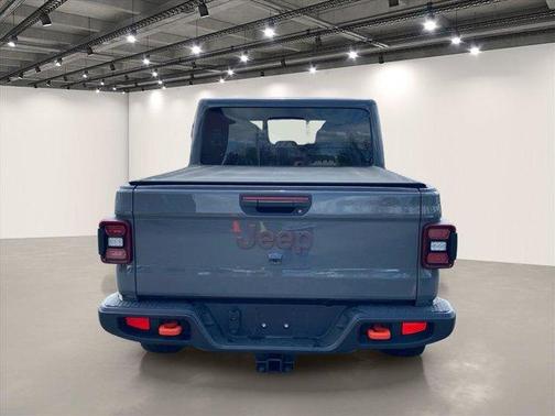 Sting Gray Clearcoat 2022 Jeep Gladiator Mojave