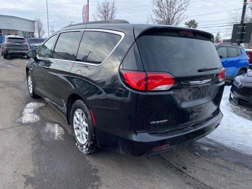 2021 Chrysler Voyager LXI