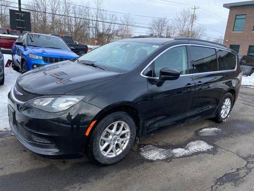 2021 Chrysler Voyager LXI