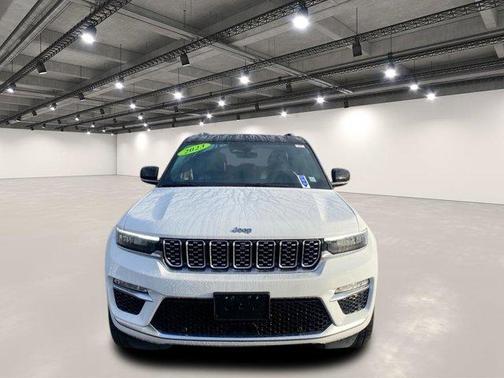 2023 Jeep Grand Cherokee Summit