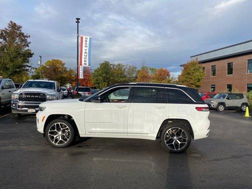 2023 Jeep Grand Cherokee Summit