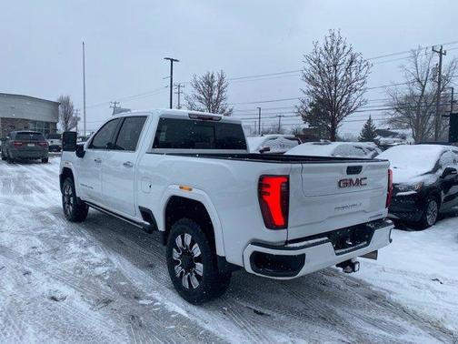 Summit White 2024 GMC Sierra 2500 Denali