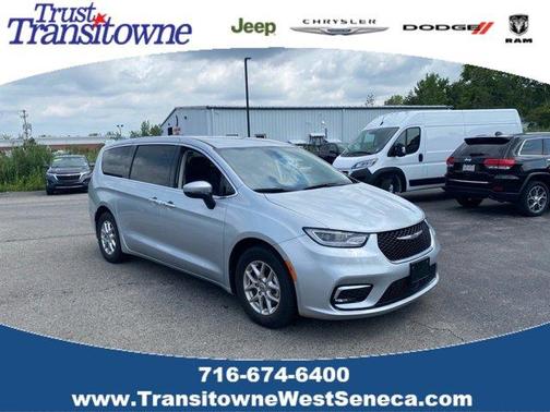2023 Chrysler Pacifica Touring-L