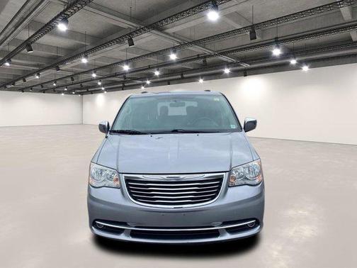 2015 Chrysler Town & Country Touring-L