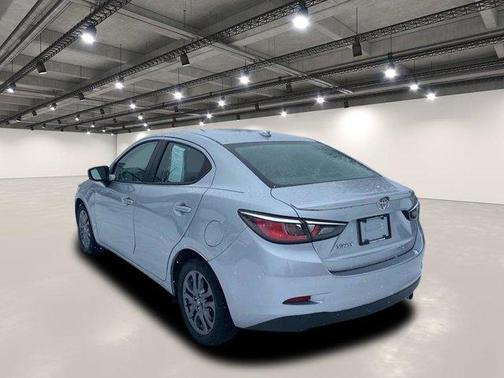 2020 Toyota Yaris Sedan LE