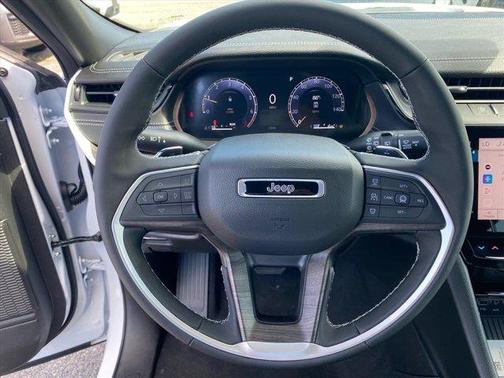 Bright White Clearcoat 2026 Jeep Grand Cherokee L Laredo