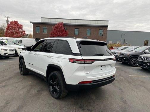 2023 Jeep Grand Cherokee Altitude