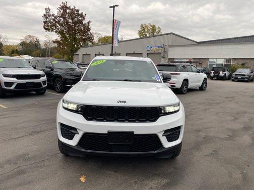 2023 Jeep Grand Cherokee Altitude