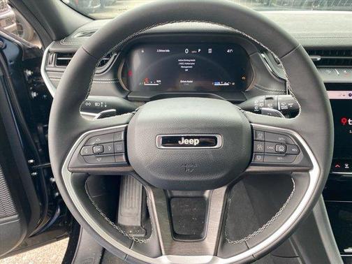 Diamond Black 2026 Jeep Grand Cherokee Laredo
