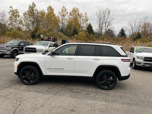 2023 Jeep Grand Cherokee Altitude