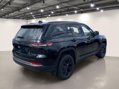 Diamond Black 2026 Jeep Grand Cherokee Sport