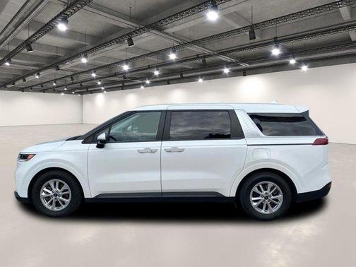 2022 Kia Carnival LXS