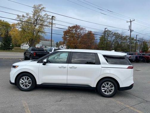 2022 Kia Carnival LXS