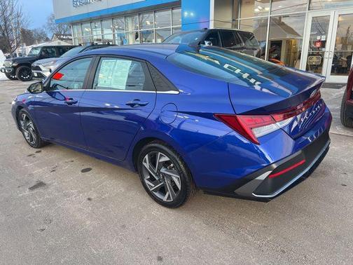 2024 Hyundai ELANTRA SEL