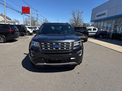 Quartz Metallic 2017 Ford Explorer XLT