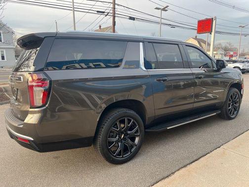 2021 Chevrolet Suburban LT